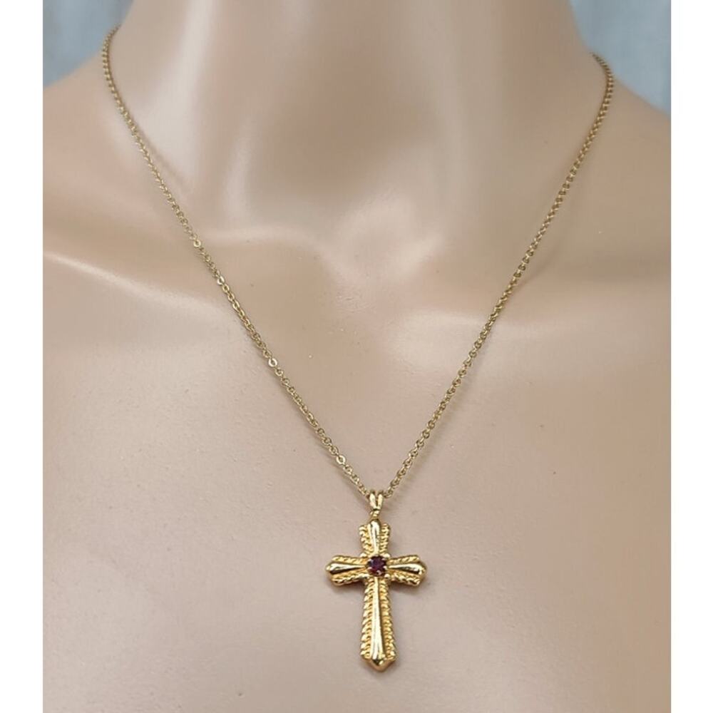 Vintage Avon Genuine Round Garnet Gold-Tone Textured Cross Necklace 17.5" - Picture 3 of 8